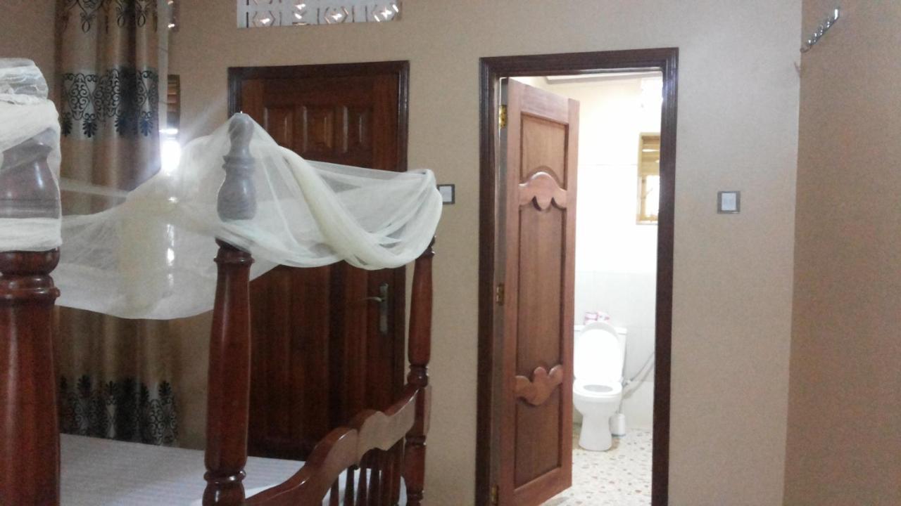 Rock Shadow Hotel Koboko Luaran gambar