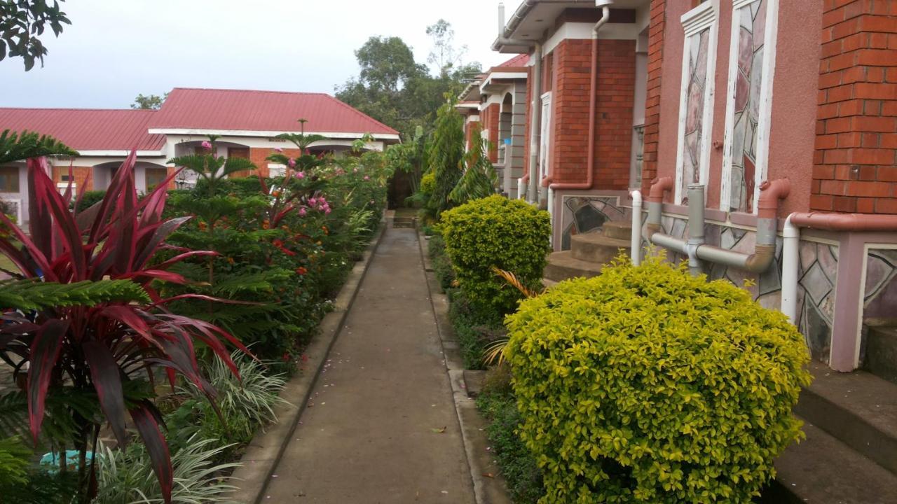 Rock Shadow Hotel Koboko Luaran gambar