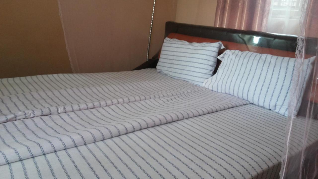 Rock Shadow Hotel Koboko Luaran gambar