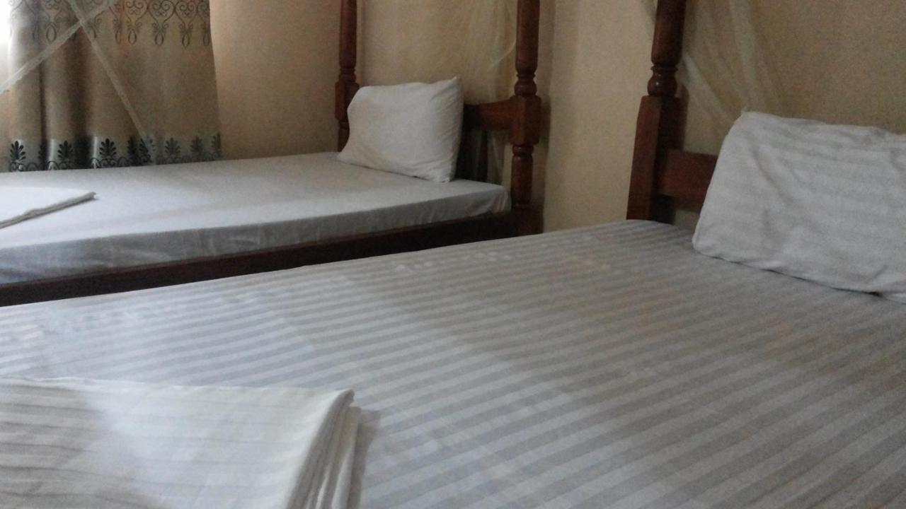Rock Shadow Hotel Koboko Luaran gambar