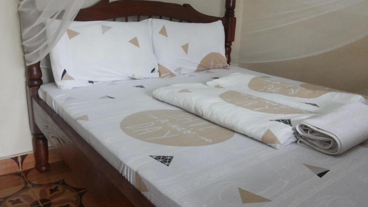 Rock Shadow Hotel Koboko Luaran gambar