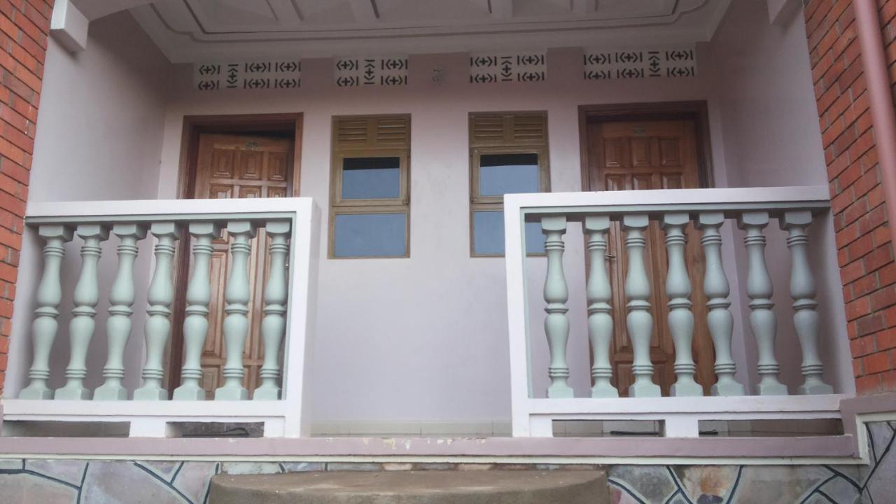 Rock Shadow Hotel Koboko Luaran gambar