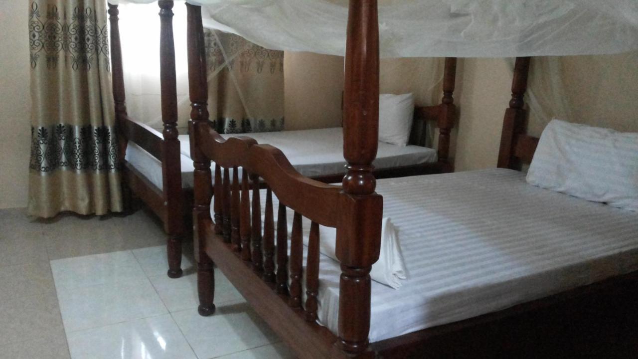 Rock Shadow Hotel Koboko Luaran gambar