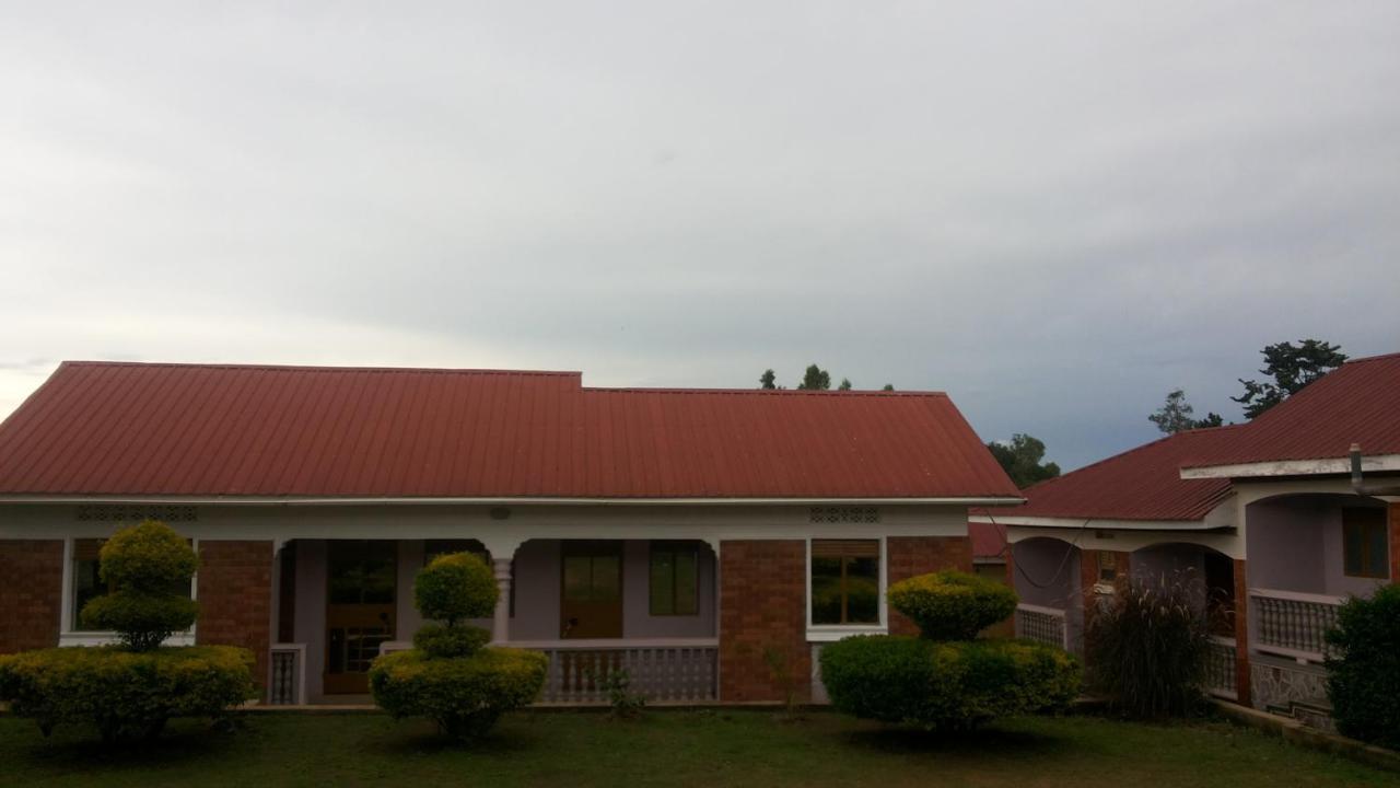 Rock Shadow Hotel Koboko Luaran gambar