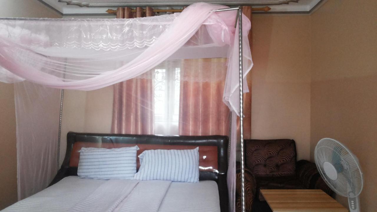 Rock Shadow Hotel Koboko Luaran gambar