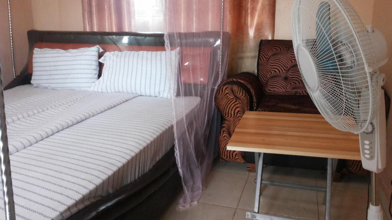 Rock Shadow Hotel Koboko Luaran gambar