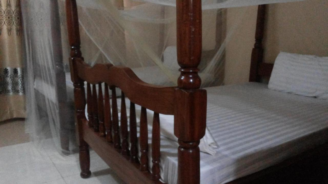 Rock Shadow Hotel Koboko Luaran gambar