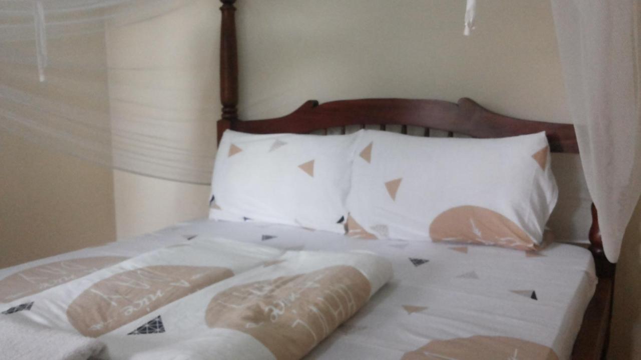 Rock Shadow Hotel Koboko Luaran gambar